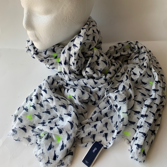GAP Accessories - GAP :: lightweight & oversized bird print scarf